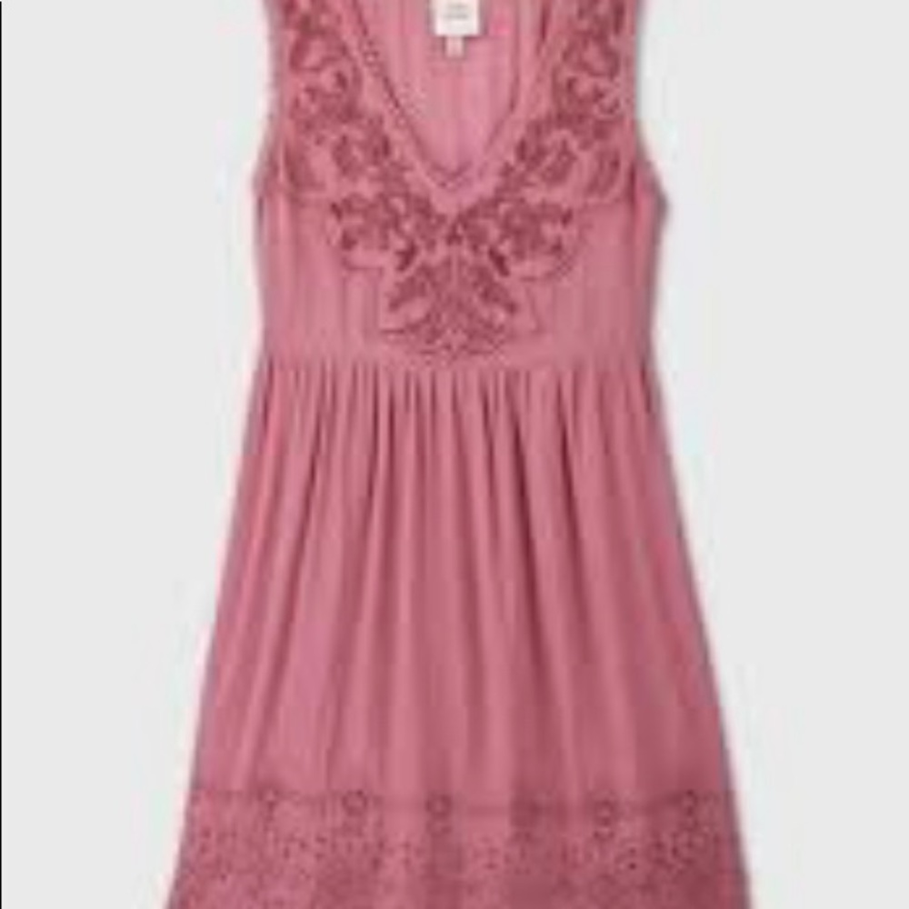 Really pretty dusty rose dress